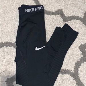 Girls Nike Pro leggings